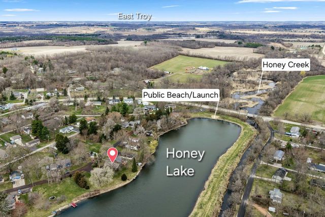 N6236 W Lake Shore DRIVE, Burlington, WI 53105