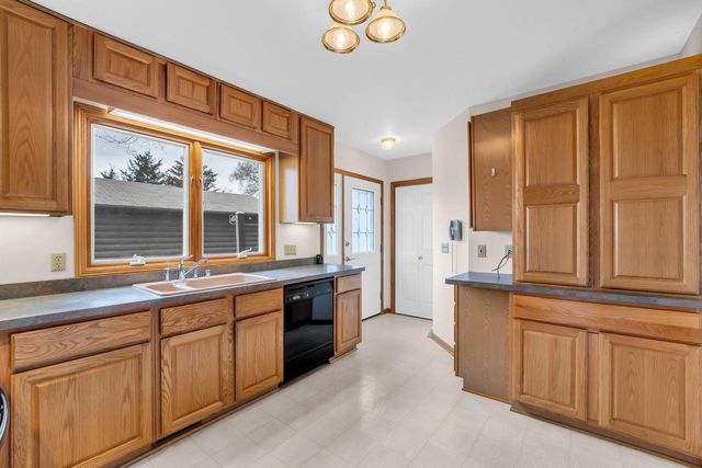 N6236 W Lake Shore DRIVE, Burlington, WI 53105