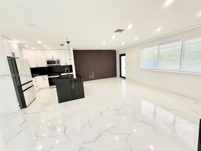 8600 Taft Street, Pembroke Pines, FL 33024