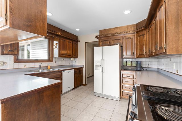 12020 Tilton Trail N, Rogers, MN 55374