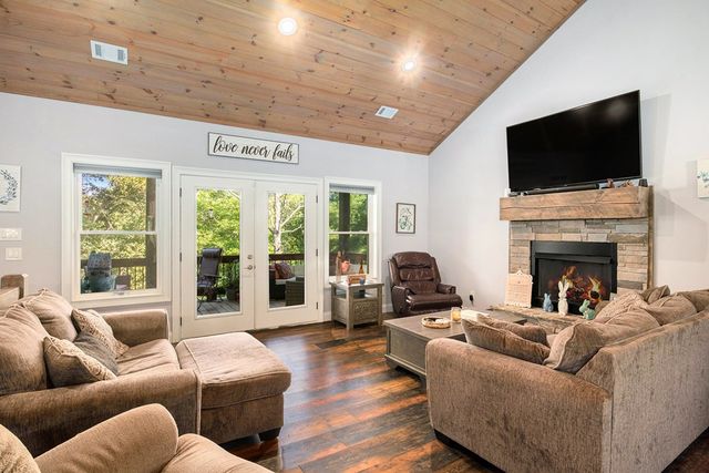 125 Winding Creek Road, Blue Ridge, GA 30513