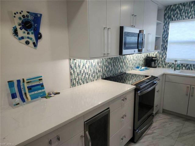 3000 Gulf Shore BLVD N 113, Naples, FL 34103