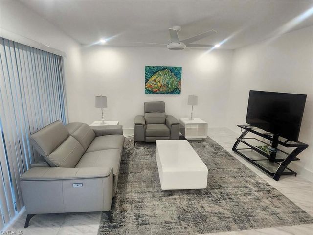 3000 Gulf Shore BLVD N 113, Naples, FL 34103