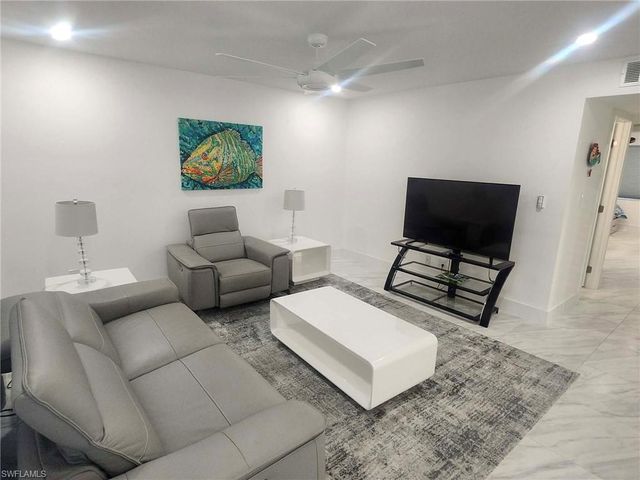 3000 Gulf Shore BLVD N 113, Naples, FL 34103