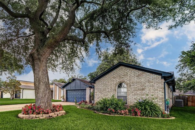 1822 Landmark Drive, Richmond, TX 77406