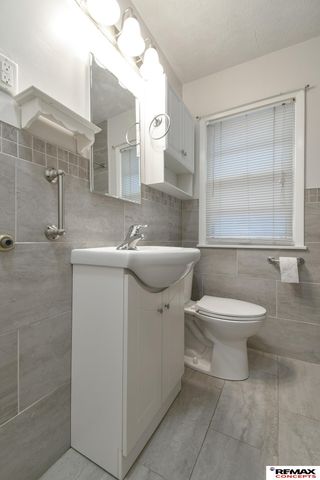 841 S 46th Street, Lincoln, NE 68510