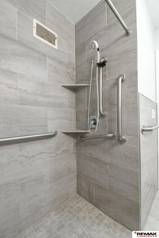 841 S 46th Street, Lincoln, NE 68510