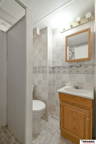 841 S 46th Street, Lincoln, NE 68510