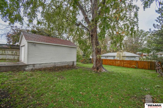 841 S 46th Street, Lincoln, NE 68510
