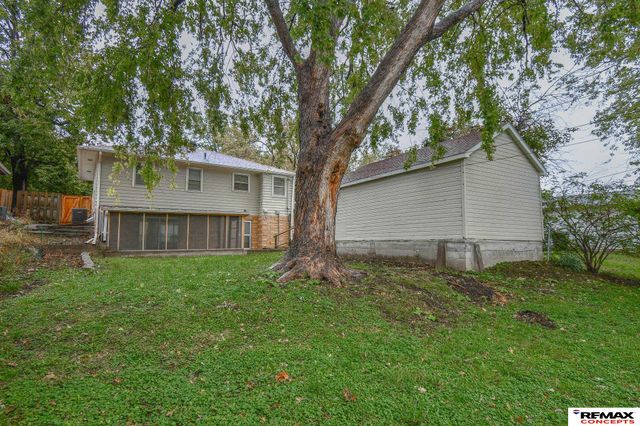 841 S 46th Street, Lincoln, NE 68510
