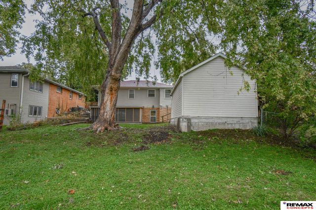 841 S 46th Street, Lincoln, NE 68510