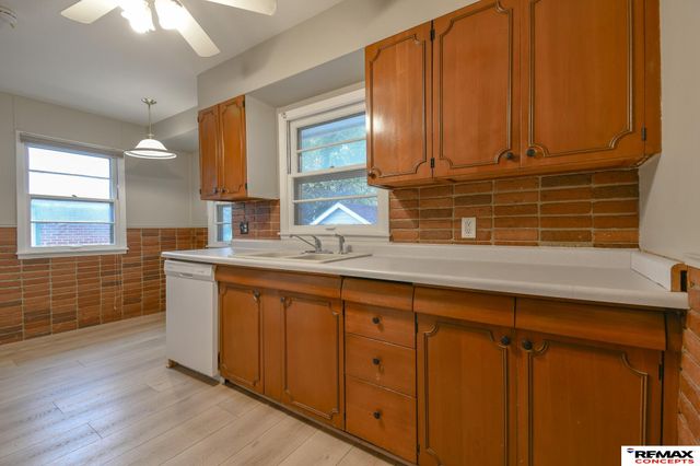 841 S 46th Street, Lincoln, NE 68510