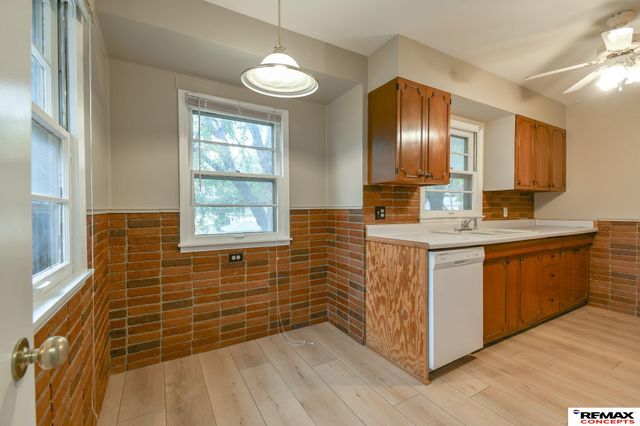 841 S 46th Street, Lincoln, NE 68510