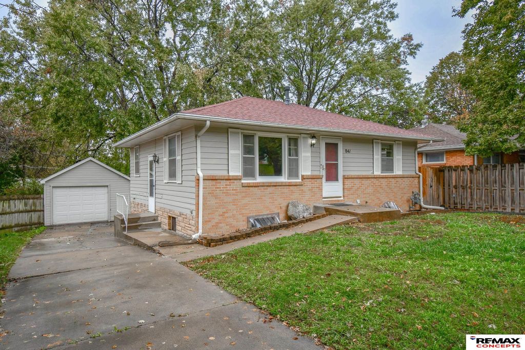 841 S 46th Street, Lincoln, NE 68510