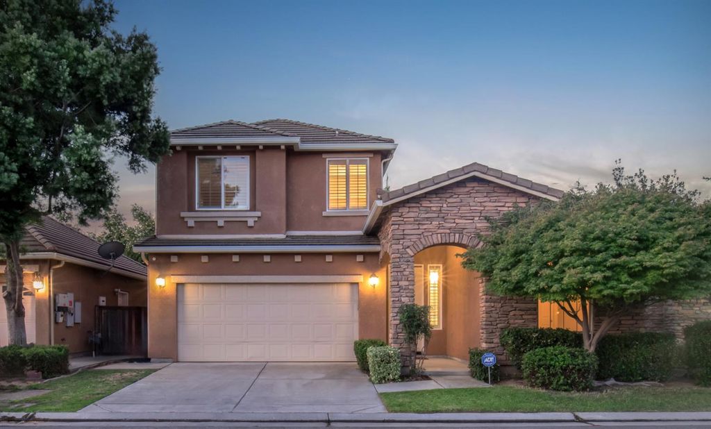 858 Tureaud Lane, Clovis, CA 93619