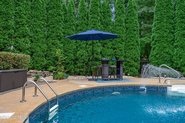 23 Amethyst Way, Jackson, NJ 08527