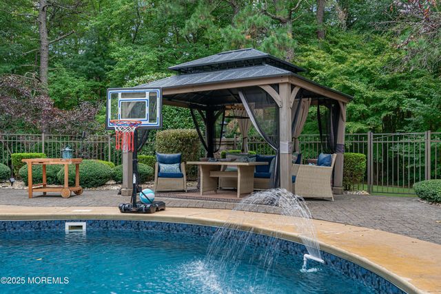 23 Amethyst Way, Jackson, NJ 08527