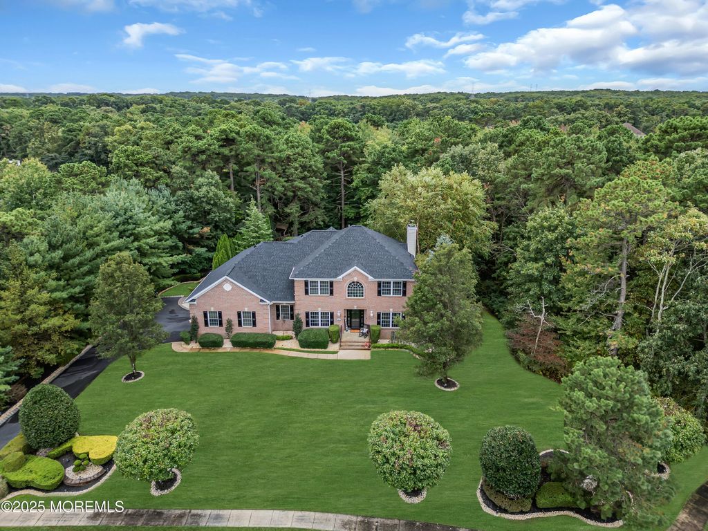 23 Amethyst Way, Jackson, NJ 08527