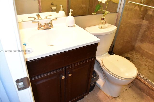 9141 Sunrise Lakes Boulevard 201, Sunrise, FL 33322