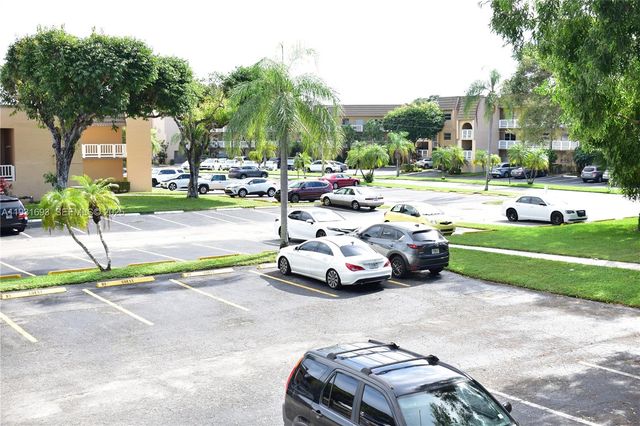 9141 Sunrise Lakes Boulevard 201, Sunrise, FL 33322