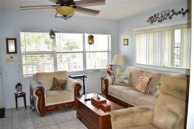 9141 Sunrise Lakes Boulevard 201, Sunrise, FL 33322