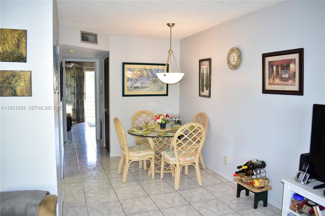 9141 Sunrise Lakes Boulevard 201, Sunrise, FL 33322