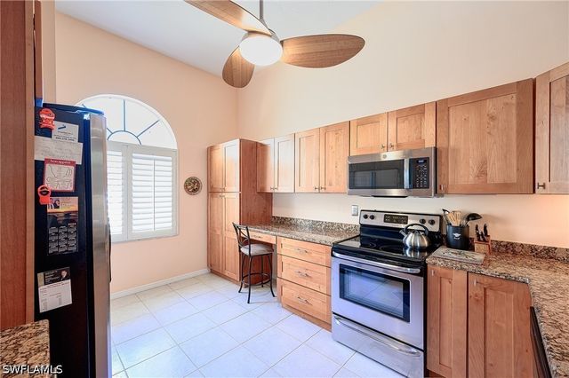 559 Beachwalk CIR U-203, Naples, FL 34108
