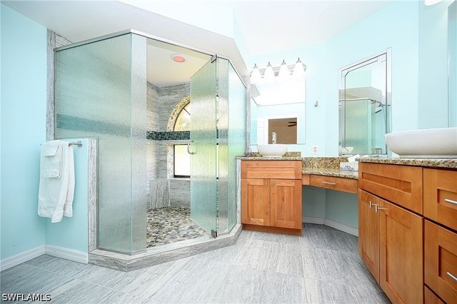 559 Beachwalk CIR U-203, Naples, FL 34108