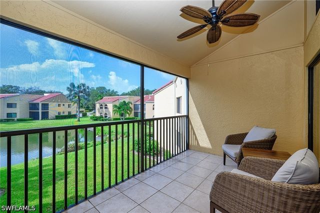 559 Beachwalk CIR U-203, Naples, FL 34108