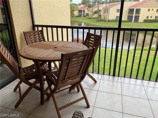 559 Beachwalk CIR U-203, Naples, FL 34108