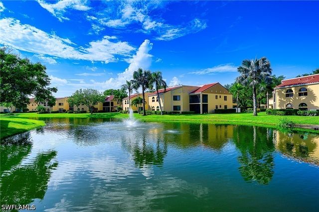 559 Beachwalk CIR U-203, Naples, FL 34108