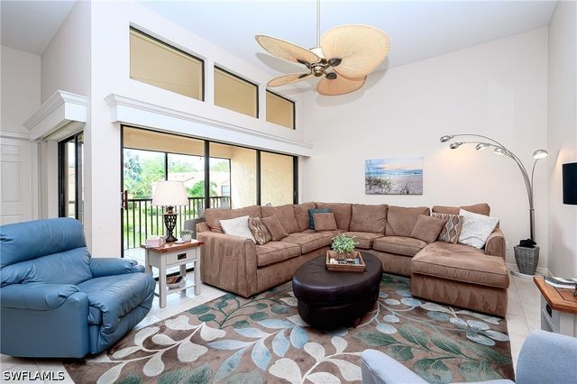 559 Beachwalk CIR U-203, Naples, FL 34108