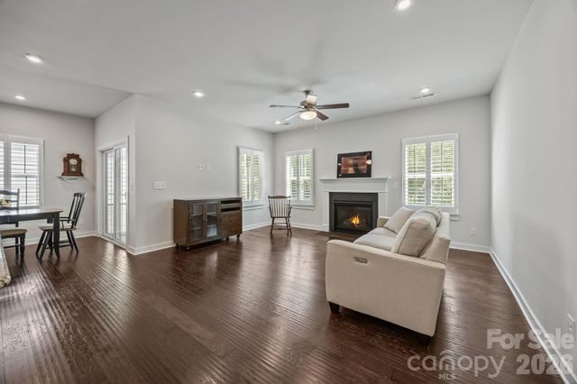 10277 October Glory Way, Charlotte, NC 28215