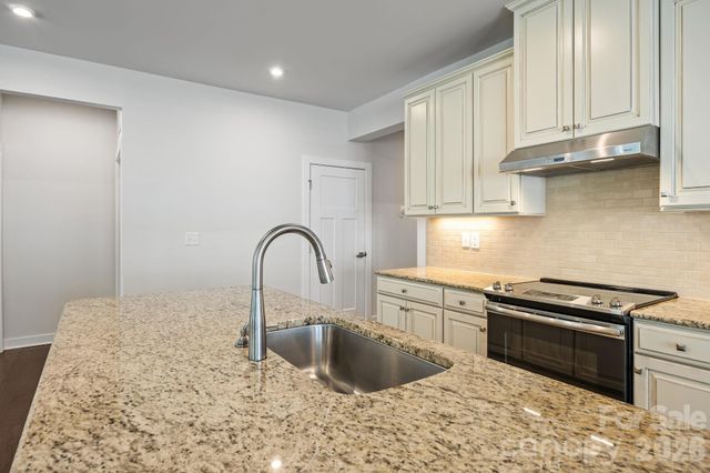 10277 October Glory Way, Charlotte, NC 28215