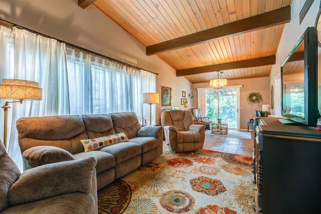 2012 Raymond Ave, Salina, KS 67401