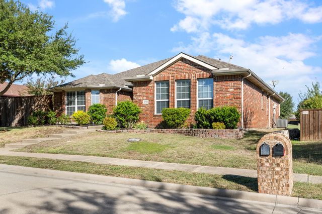 2750 Chalmers Court, Rockwall, TX 75032