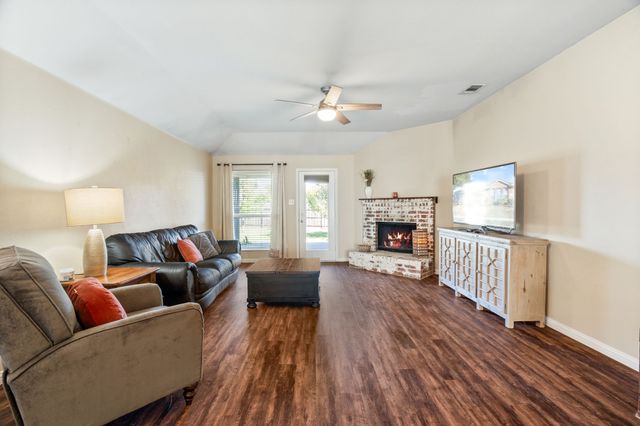 2750 Chalmers Court, Rockwall, TX 75032