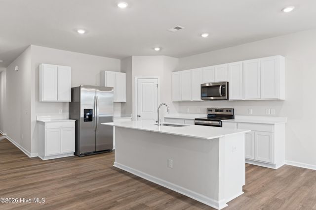 1136 Garland Lake Cir Sw, Supply, NC 28462