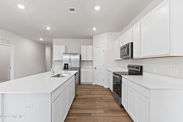 1136 Garland Lake Cir Sw, Supply, NC 28462