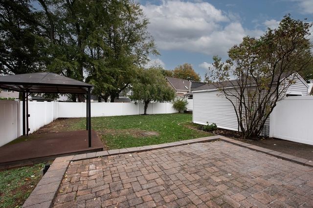 171 Essex St, Saugus, MA 01906