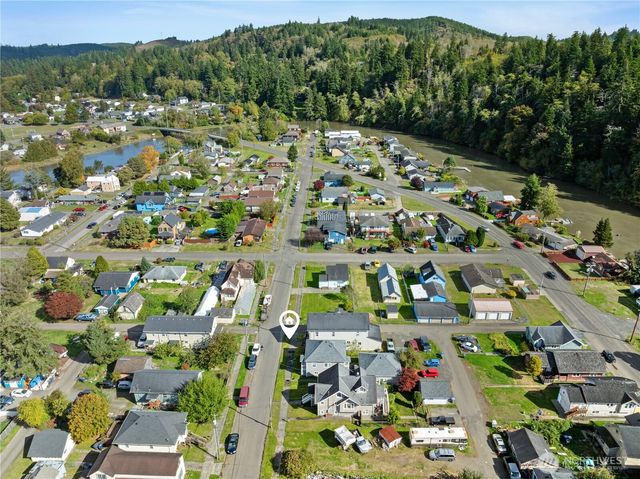 1117 E 1st Street, Aberdeen, WA 98520