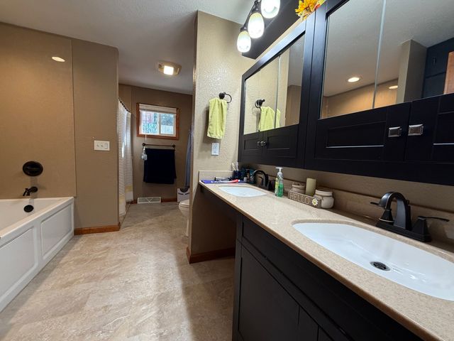 952 N Linden Avenue, Decatur, IL 62522