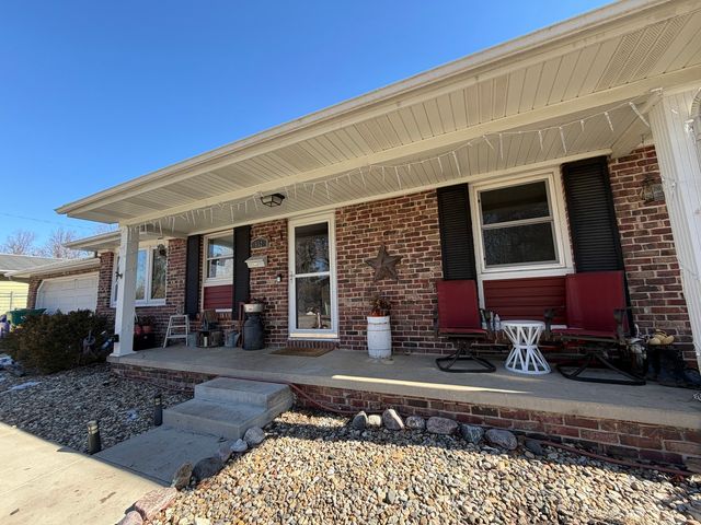 952 N Linden Avenue, Decatur, IL 62522