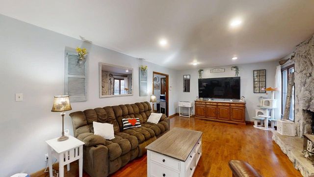 952 N Linden Avenue, Decatur, IL 62522