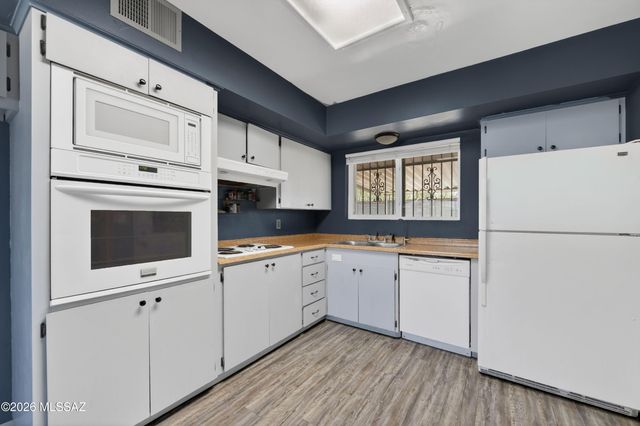 864 E Silver Street, Tucson, AZ 85719