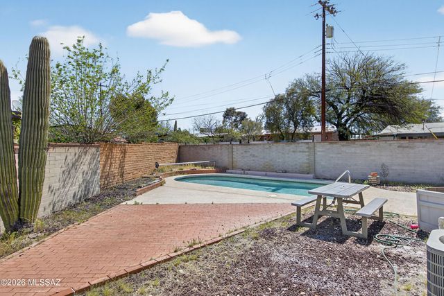 864 E Silver Street, Tucson, AZ 85719