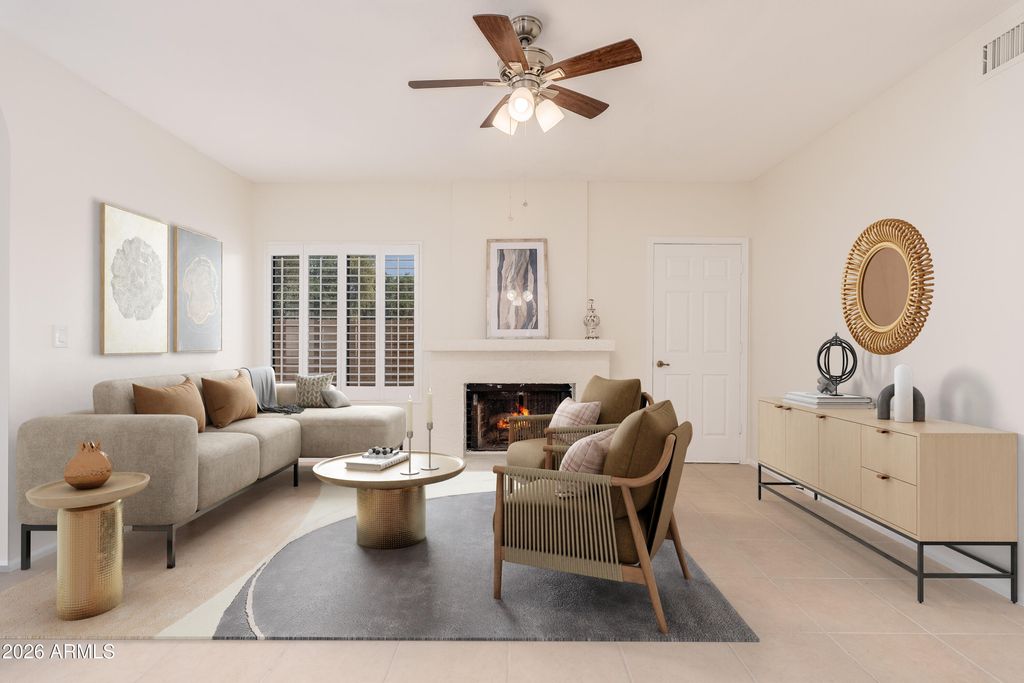 Image 12 of property listing at 9596 E WINDROSE Drive, Scottsdale, AZ 85260