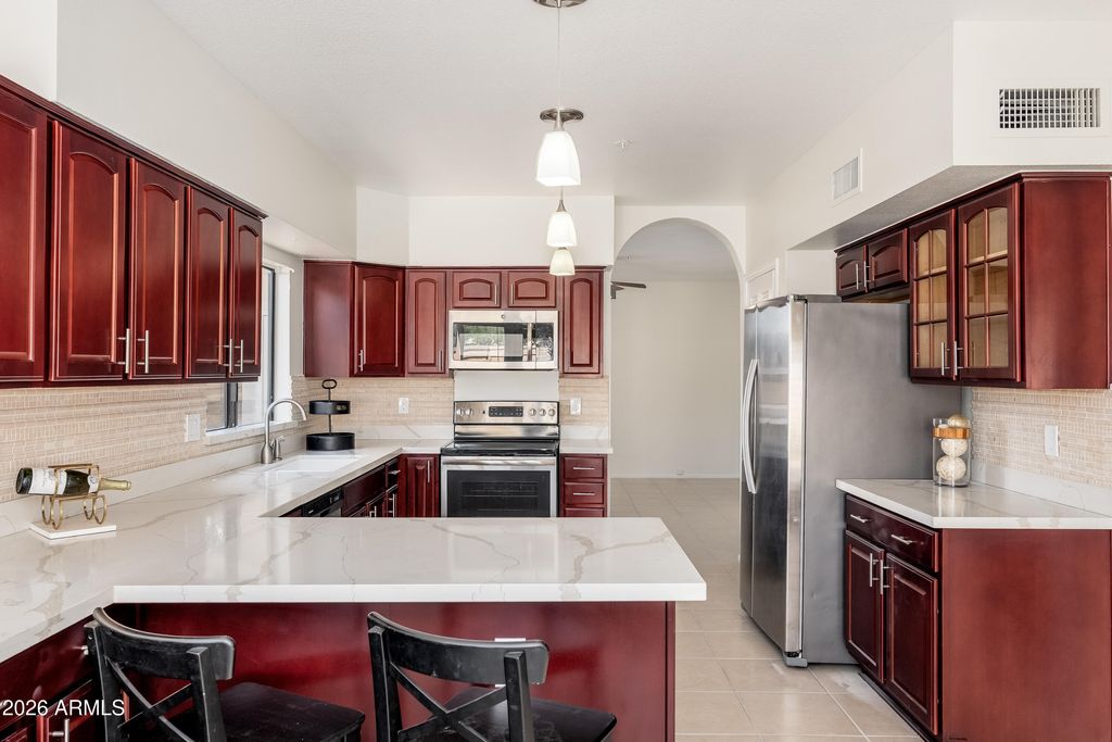 Image 13 of property listing at 9596 E WINDROSE Drive, Scottsdale, AZ 85260