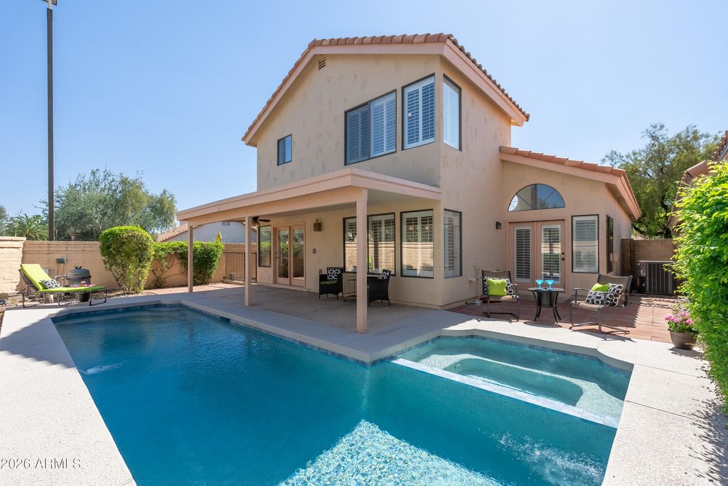 Image 2 of property listing at 9596 E WINDROSE Drive, Scottsdale, AZ 85260