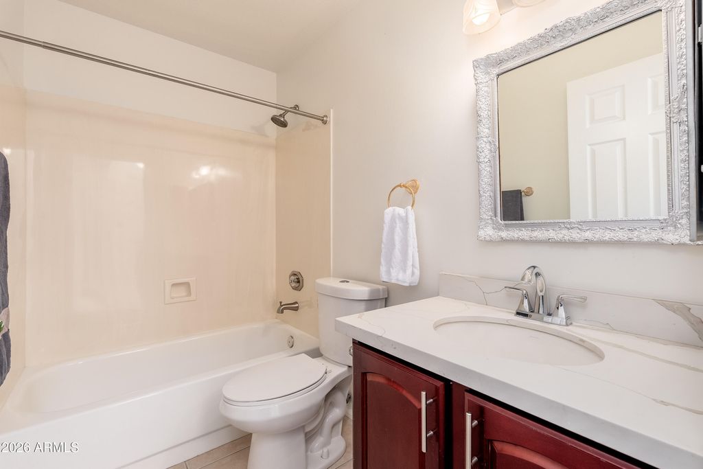 Image 24 of property listing at 9596 E WINDROSE Drive, Scottsdale, AZ 85260